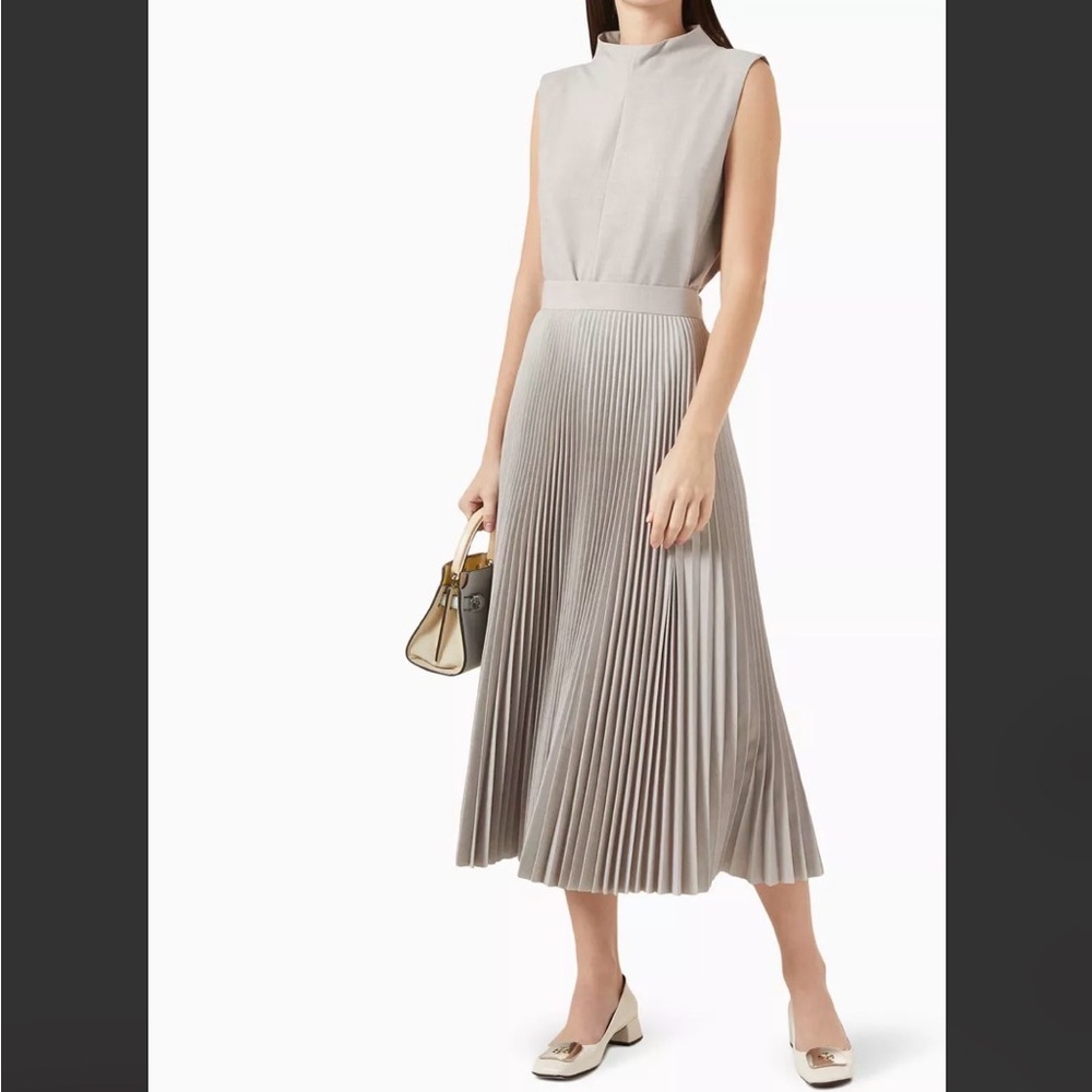 Tory Burch Sleeveless Blouse Light Gray funnel neck Women's size 6 - Picture 13 of 13